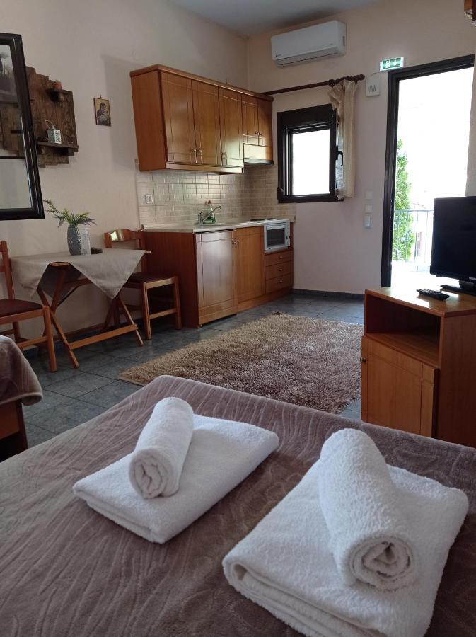 Guesthouse Platon Orma Bagian luar foto