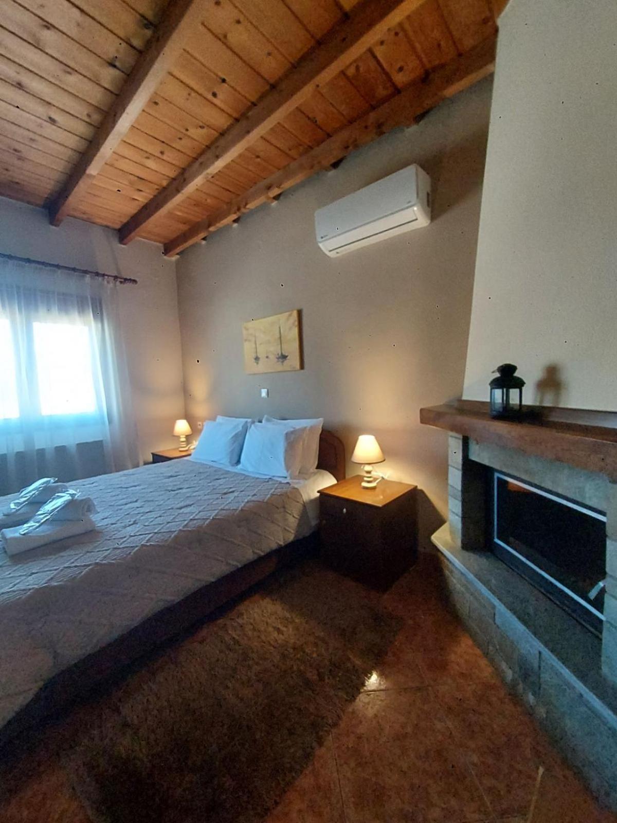 Guesthouse Platon Orma Bagian luar foto