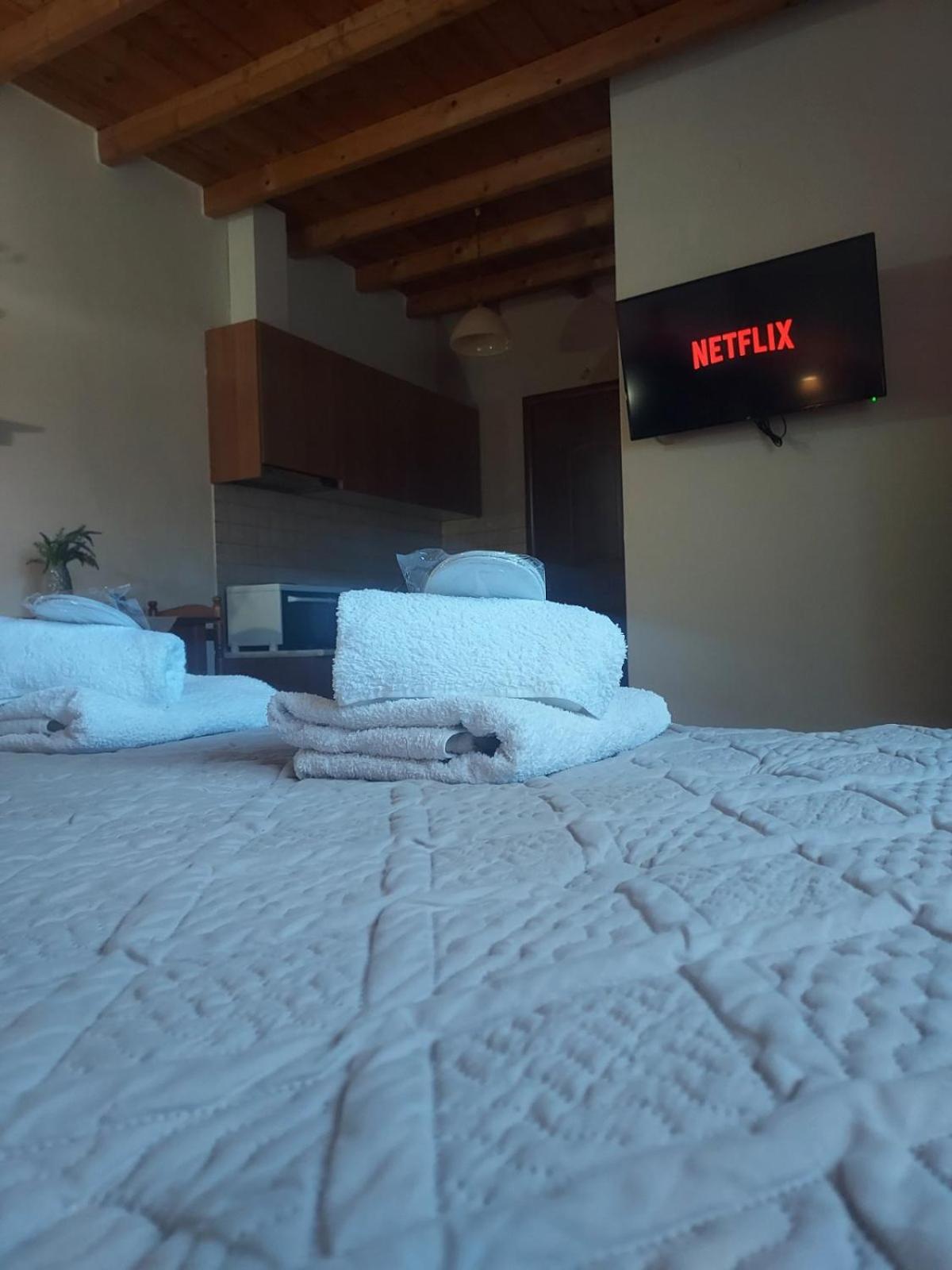 Guesthouse Platon Orma Bagian luar foto