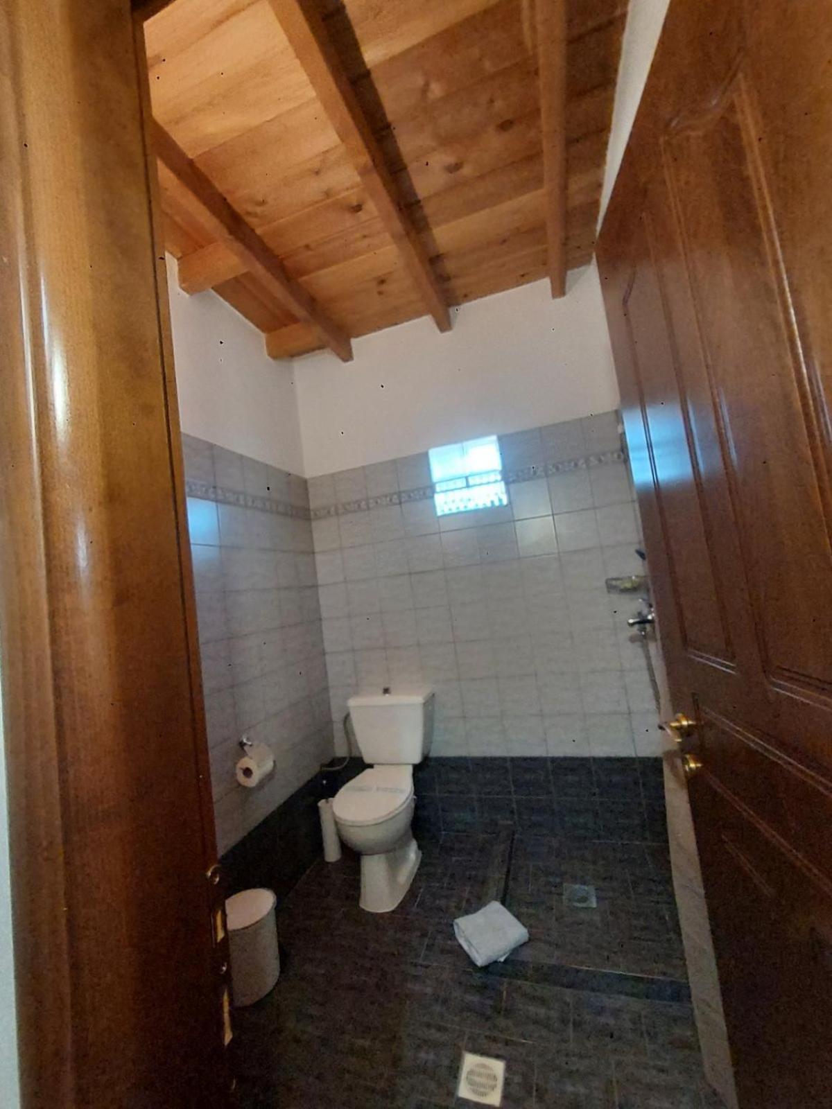 Guesthouse Platon Orma Bagian luar foto