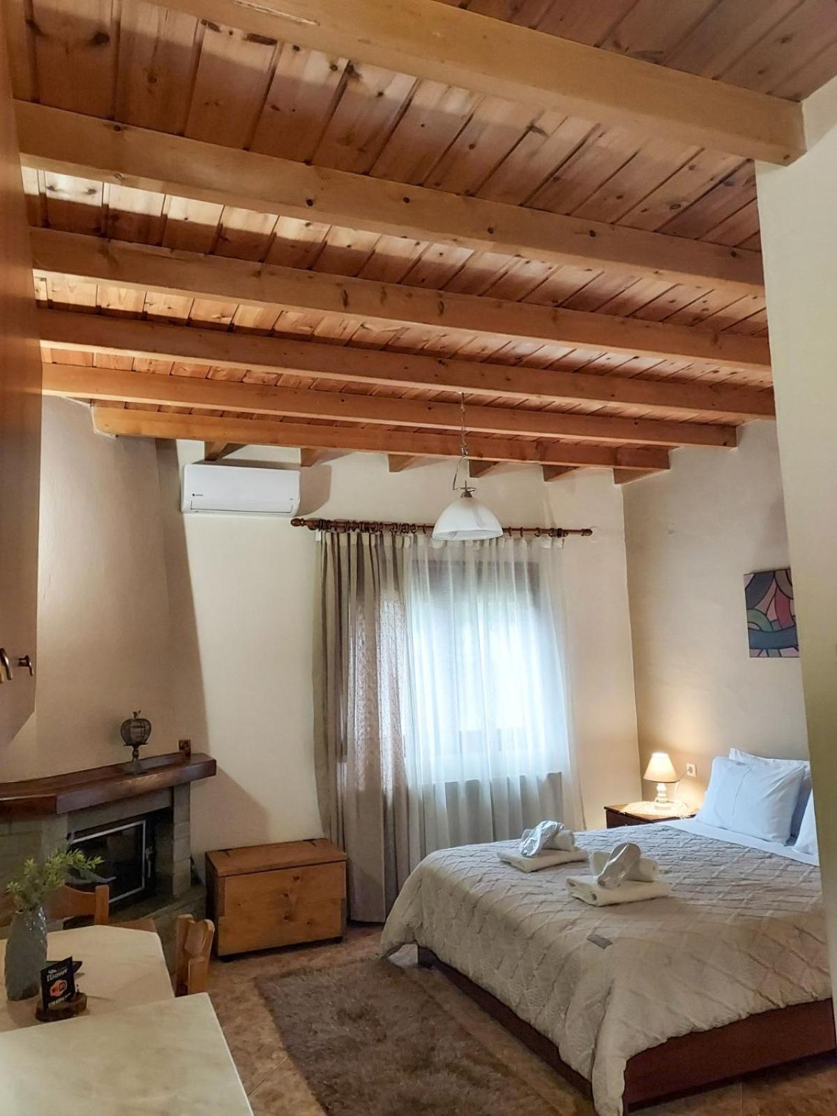 Guesthouse Platon Orma Bagian luar foto