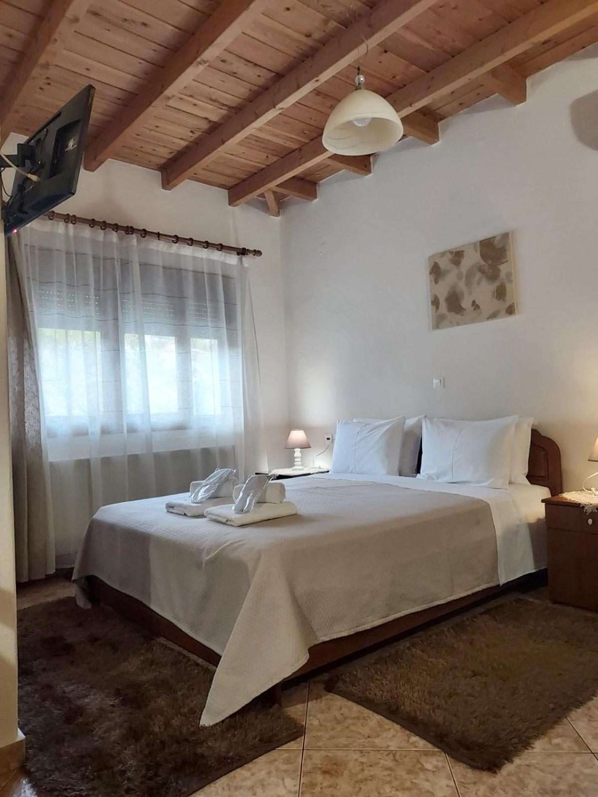 Guesthouse Platon Orma Bagian luar foto