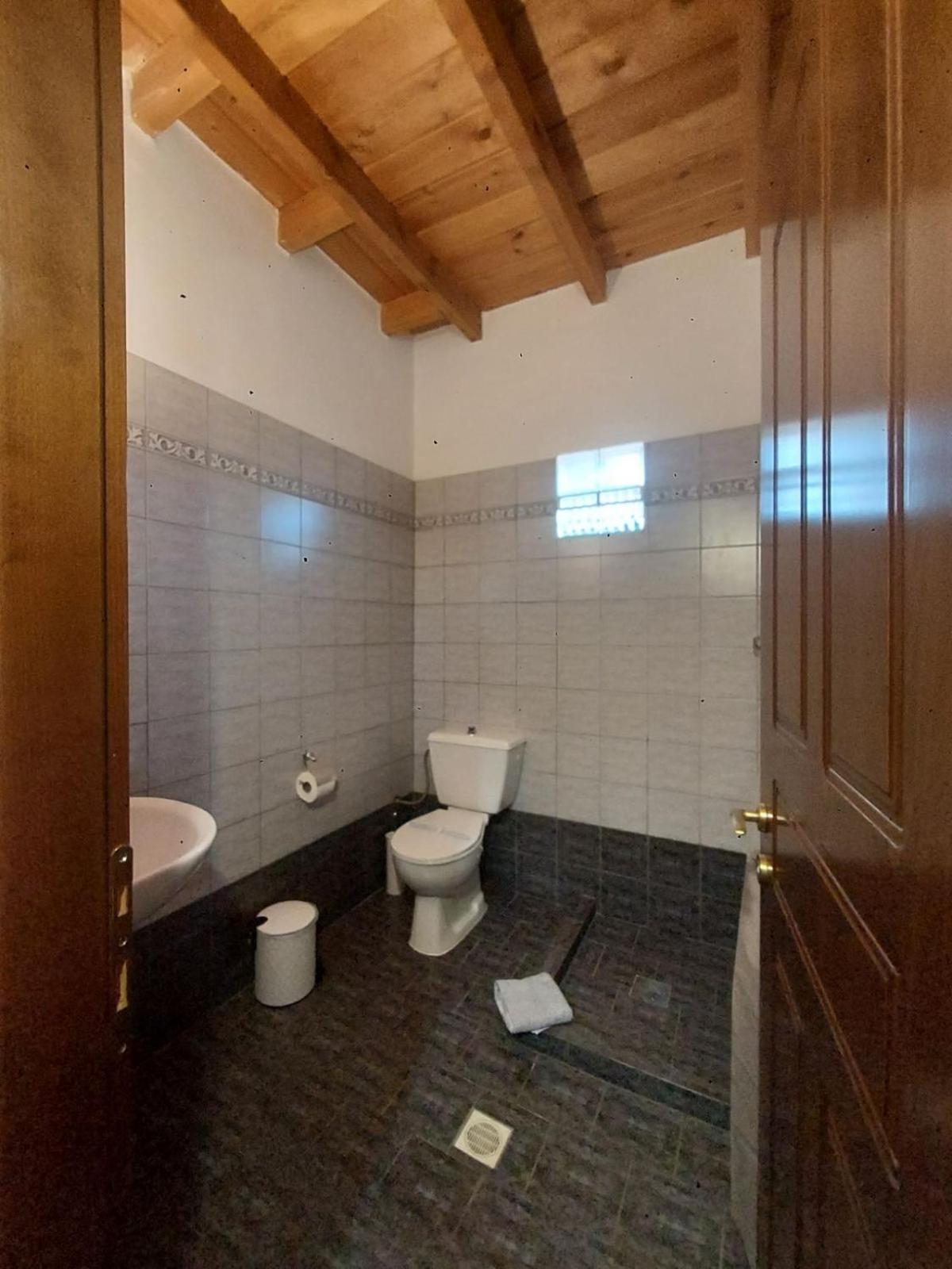 Guesthouse Platon Orma Bagian luar foto
