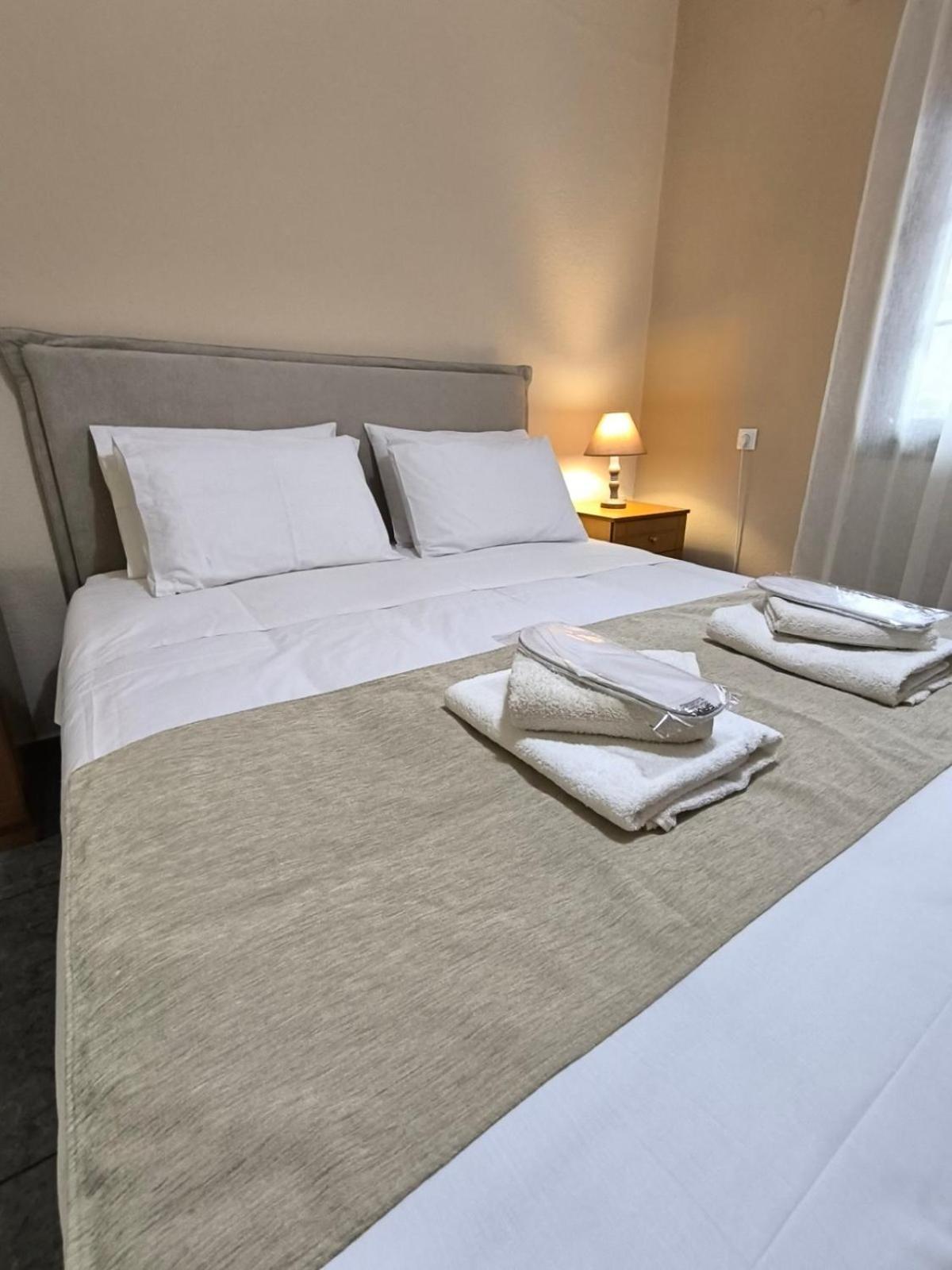 Guesthouse Platon Orma Bagian luar foto