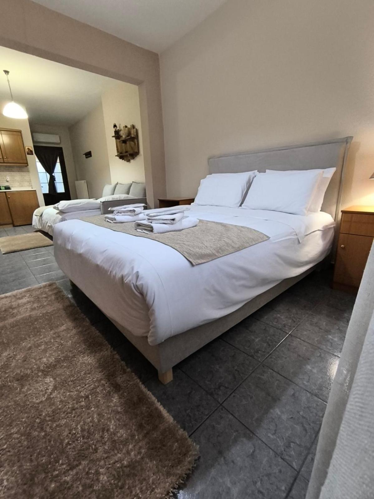 Guesthouse Platon Orma Bagian luar foto