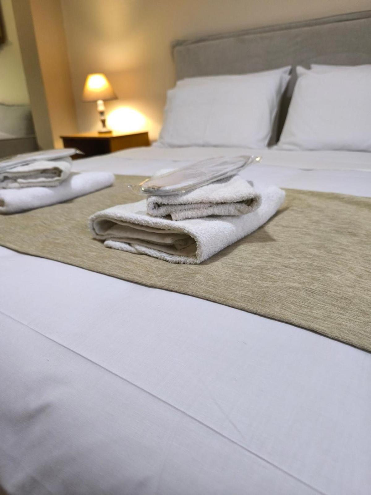Guesthouse Platon Orma Bagian luar foto