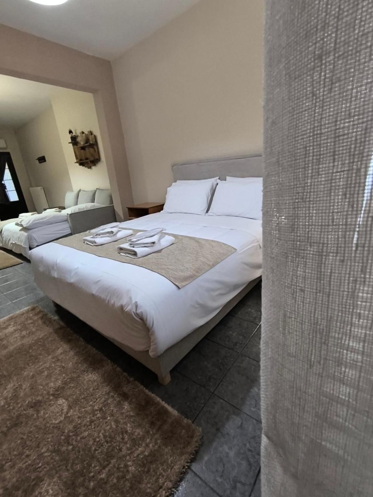 Guesthouse Platon Orma Bagian luar foto