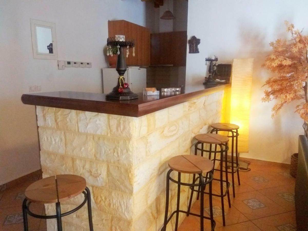 Guesthouse Platon Orma Bagian luar foto